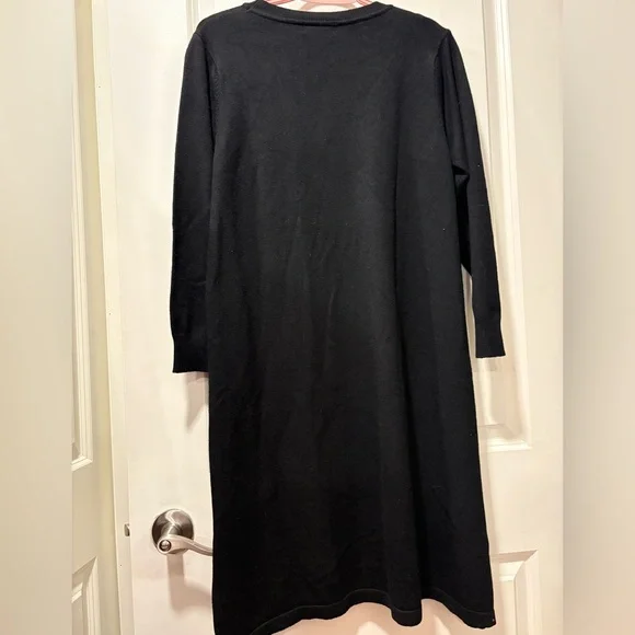 Elegant Black Button-Detail Sweater Dress - Picture 4 of 6